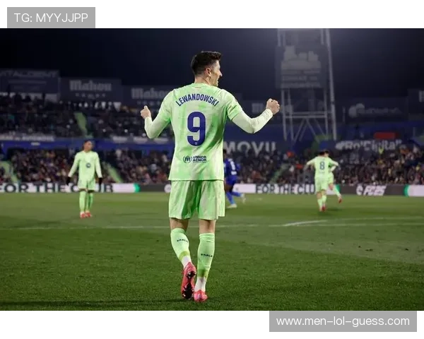 足球界被绿三大球星揭秘他们的情感风波与离奇背叛故事